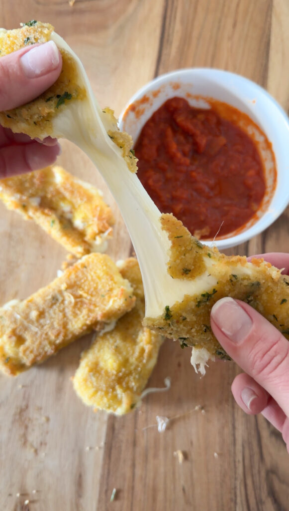 mozzarella stick cheese pull